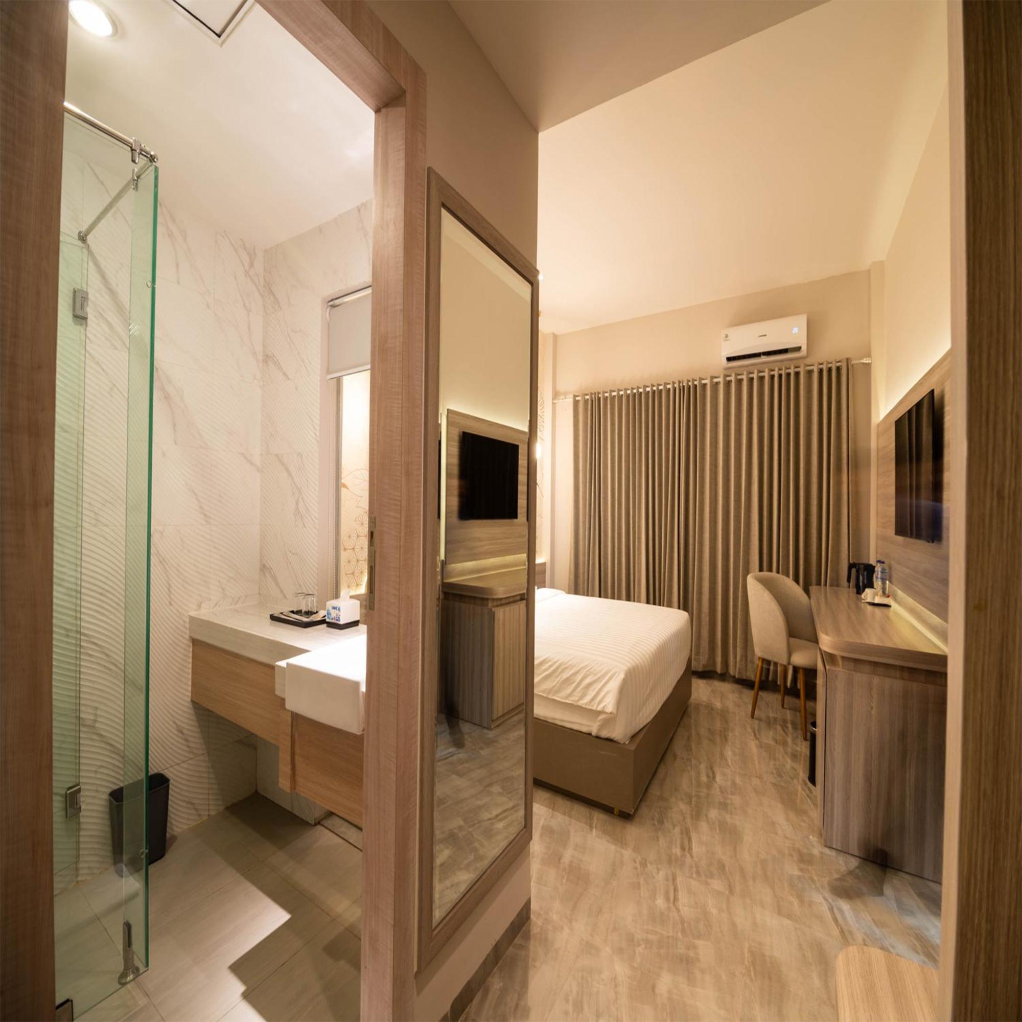 Yulia Hotel Managed By Hig Gorontalo Eksteriør billede