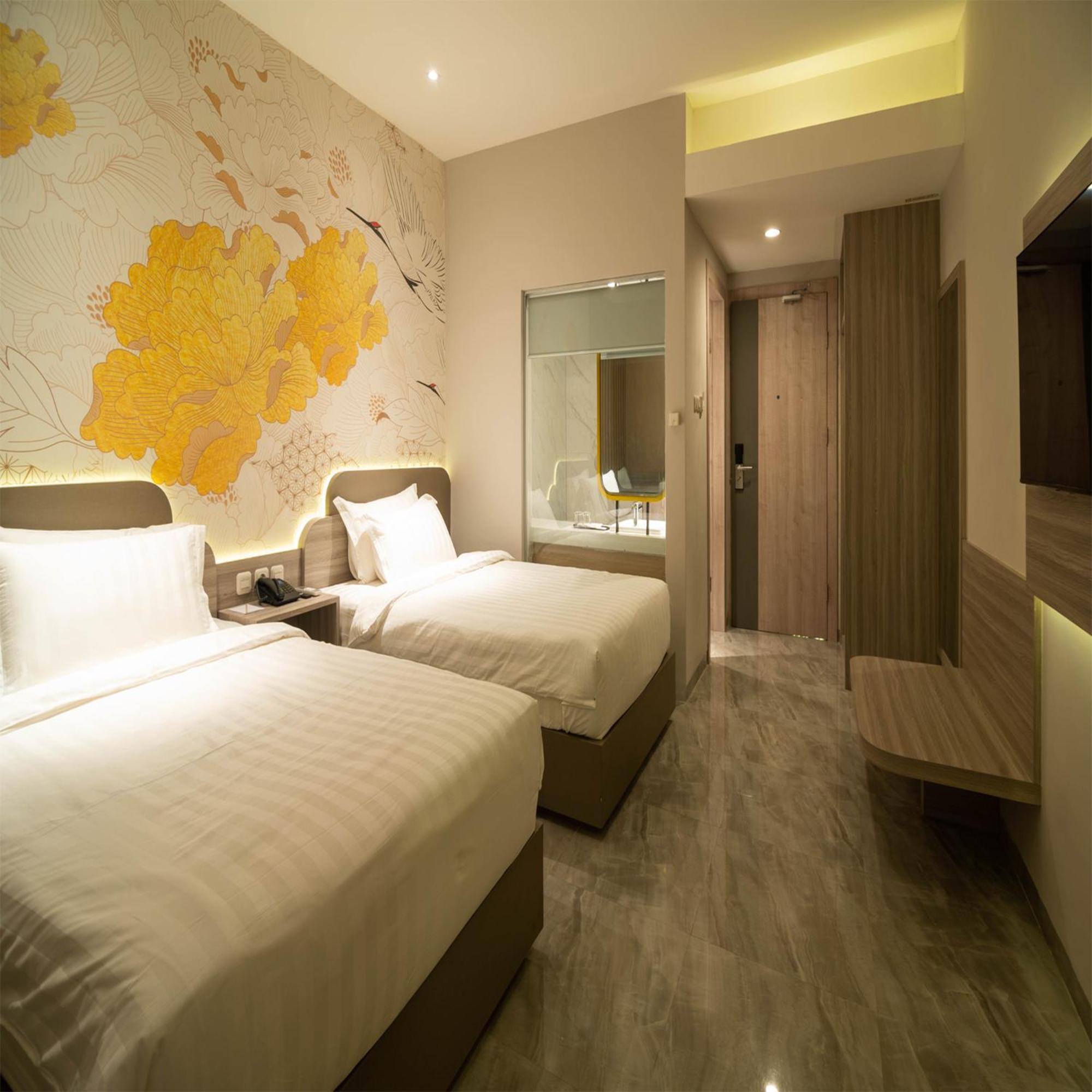 Yulia Hotel Managed By Hig Gorontalo Eksteriør billede