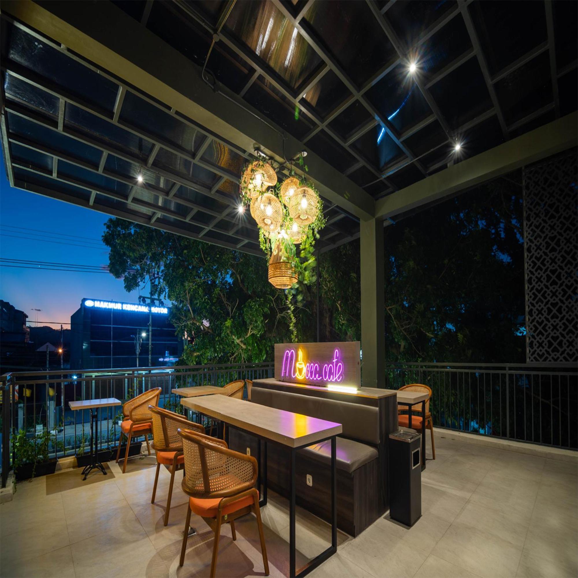 Yulia Hotel Managed By Hig Gorontalo Eksteriør billede