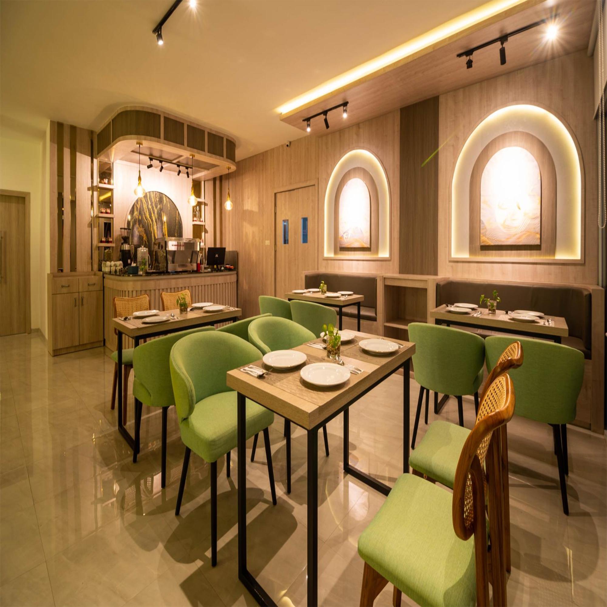Yulia Hotel Managed By Hig Gorontalo Eksteriør billede