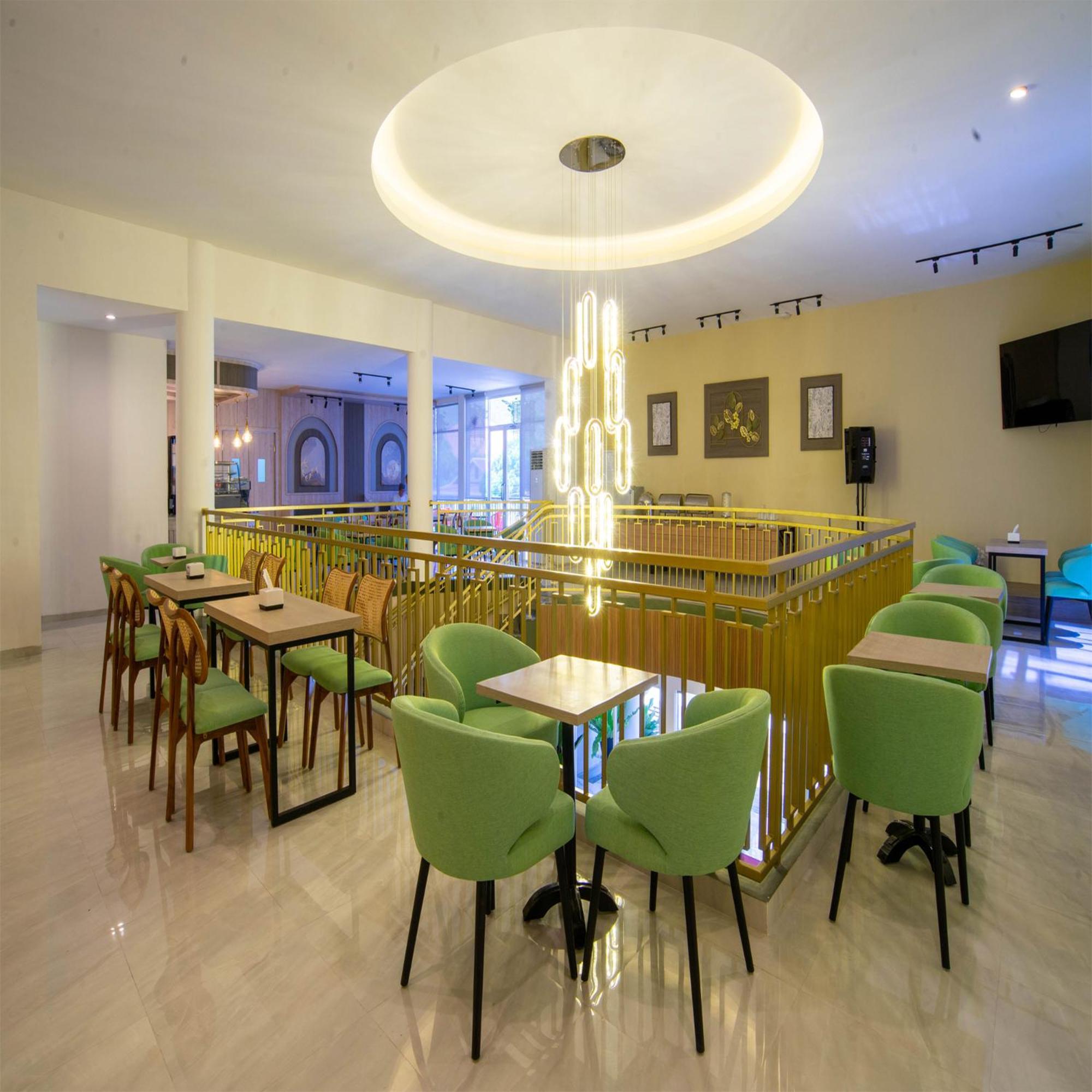 Yulia Hotel Managed By Hig Gorontalo Eksteriør billede