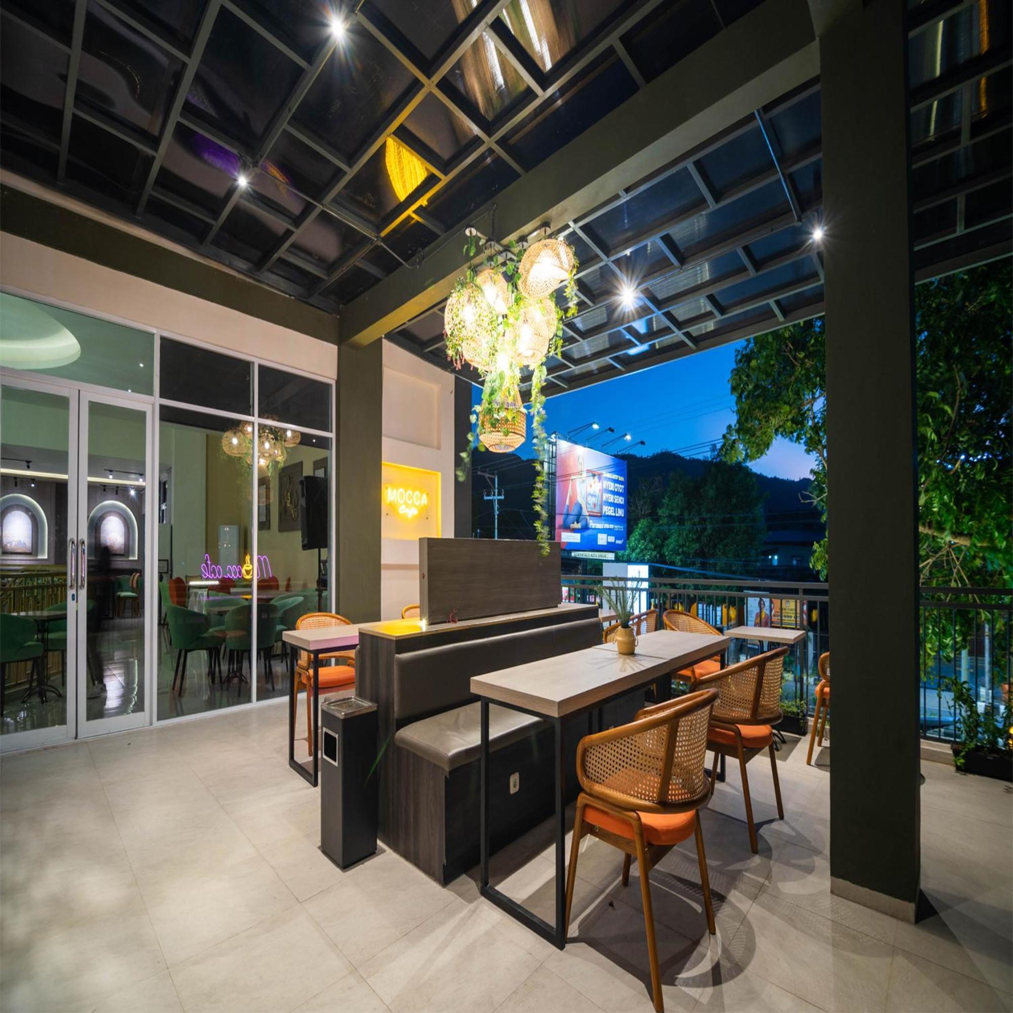 Yulia Hotel Managed By Hig Gorontalo Eksteriør billede