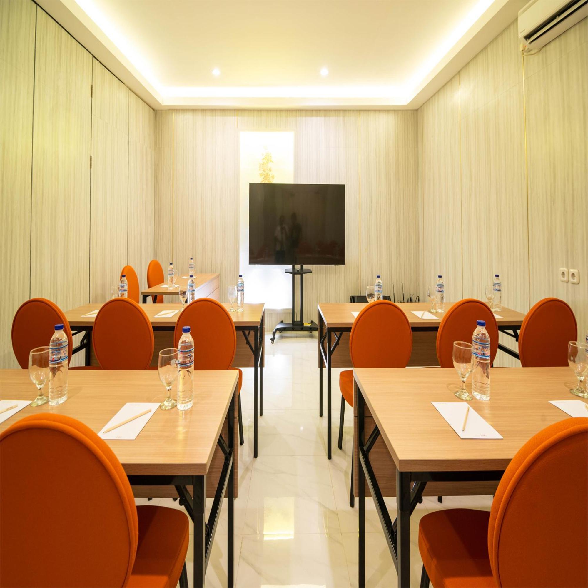 Yulia Hotel Managed By Hig Gorontalo Eksteriør billede