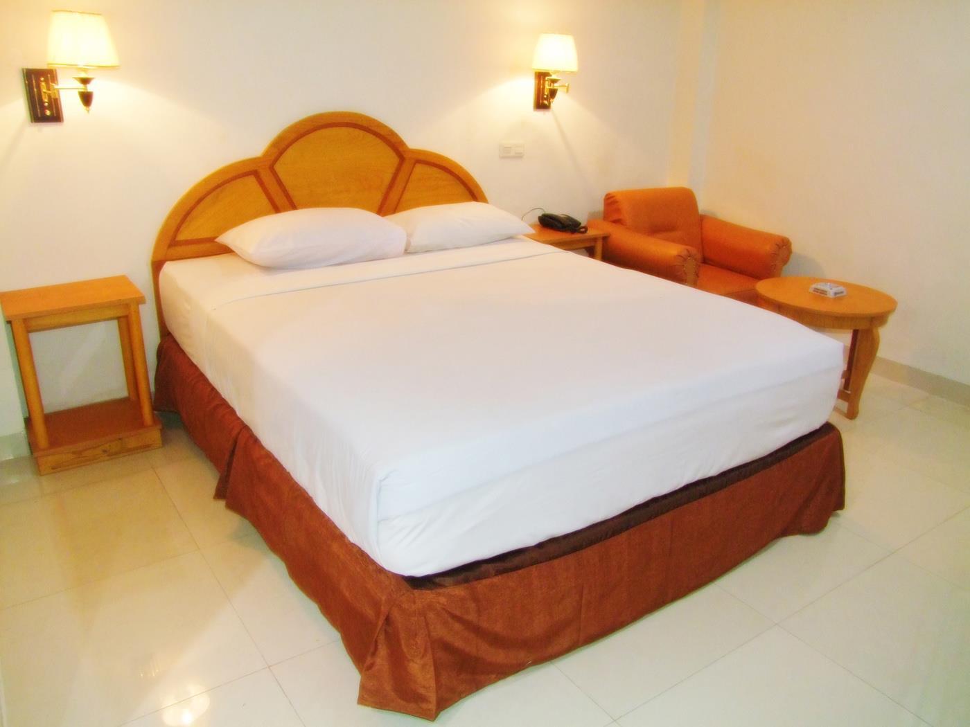 Yulia Hotel Managed By Hig Gorontalo Eksteriør billede