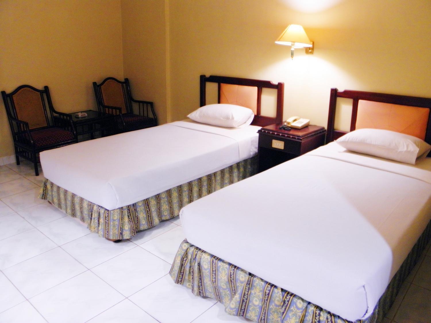 Yulia Hotel Managed By Hig Gorontalo Eksteriør billede